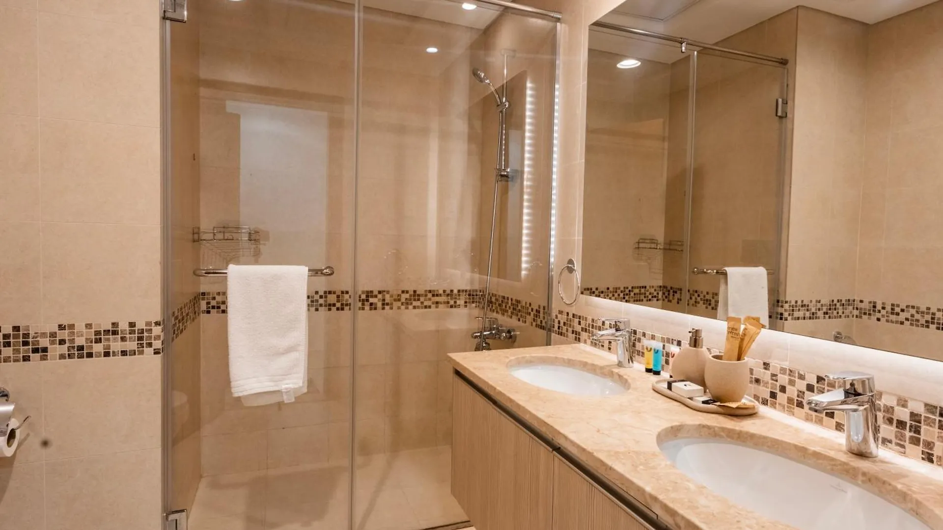 Glamorous Modern 2Bhk In Yas Island 324 Abu Dhabi